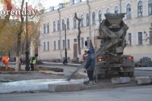 40 дней до сдачи: оренбуржцев не устраивает ремонт улиц Володарского и Постникова