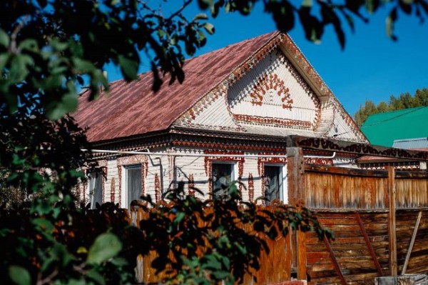 Дом в Кувандыке претендует на звание самого необычного арт-объекта России