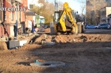 40 дней до сдачи: оренбуржцев не устраивает ремонт улиц Володарского и Постникова