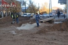 40 дней до сдачи: оренбуржцев не устраивает ремонт улиц Володарского и Постникова 40 дней до сдачи: оренбуржцев не устраивает ремонт улиц Володарского и Постникова