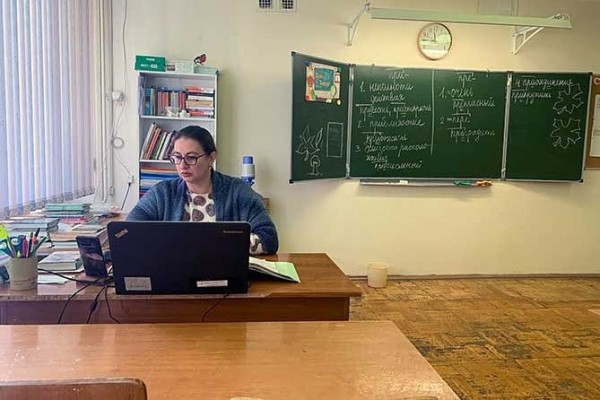 Школьники 5-10 классов Оренбурга продолжат обучение в электронном формате до 24 октября и уйдут на осенние каникулы