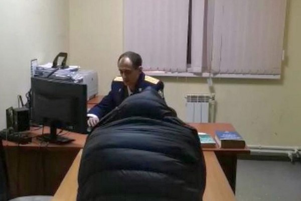 В Оренбурге троих полицейских суд отправил под домашний арест