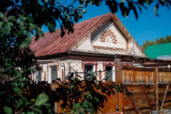 "Дом с кружевами" в Оренбуржье не стал самым необычным народным арт-объектом России