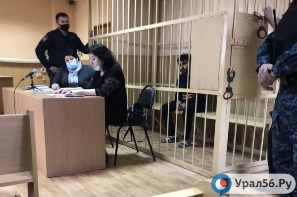 
В Орске суд избрал меру пресечения мигранту, который убил свою сестру на глазах ее маленького ребенка        