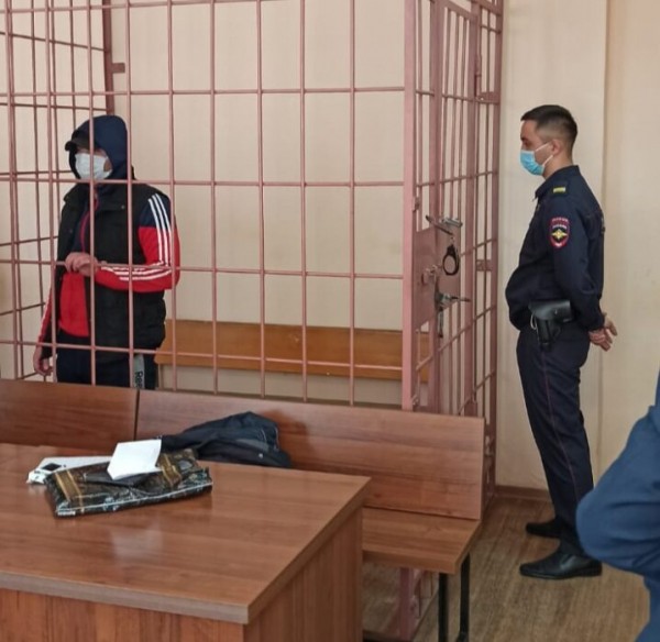 Подозреваемых в разбое полицейских суд Орска отправил под стражу