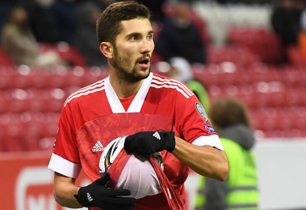 Экс-игрок "Оренбурга" Алексей Сутормин вывел сборную России на матч со Словенией в качестве капитана