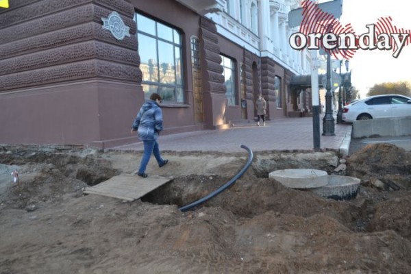 40 дней до сдачи: оренбуржцев не устраивает ремонт улиц Володарского и Постникова 40 дней до сдачи: оренбуржцев не устраивает ремонт улиц Володарского и Постникова