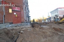 40 дней до сдачи: оренбуржцев не устраивает ремонт улиц Володарского и Постникова 40 дней до сдачи: оренбуржцев не устраивает ремонт улиц Володарского и Постникова