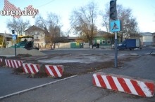 40 дней до сдачи: оренбуржцев не устраивает ремонт улиц Володарского и Постникова 40 дней до сдачи: оренбуржцев не устраивает ремонт улиц Володарского и Постникова