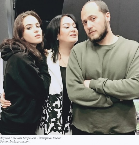 &laquo;Я опустилась на самое дно&raquo;: Муж-наркоман бил Гузееву гантелью по голове, а алкоголь чуть не свел в могилу (18+)