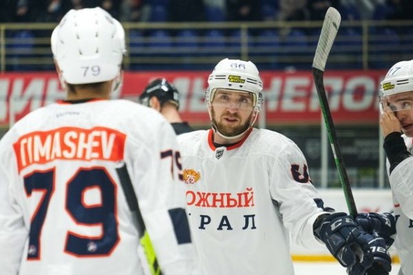 «Южный Урал» проигрывает «Торосу» - 1:2
«Южный Урал» проигрывает «Торосу» - 1:2