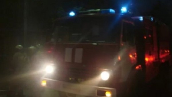 При пожаре в многоэтажке на ул. Салмышской в Оренбурге скончался мужчина