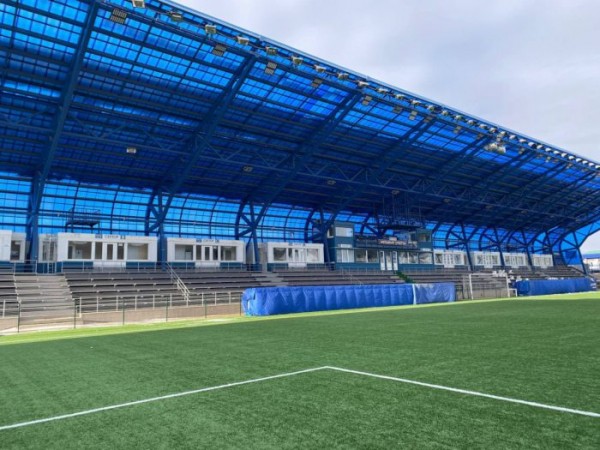 На стадионе &laquo;Газовик&raquo; уложат новый газон и сделают Wi-Fi для болельщиков
