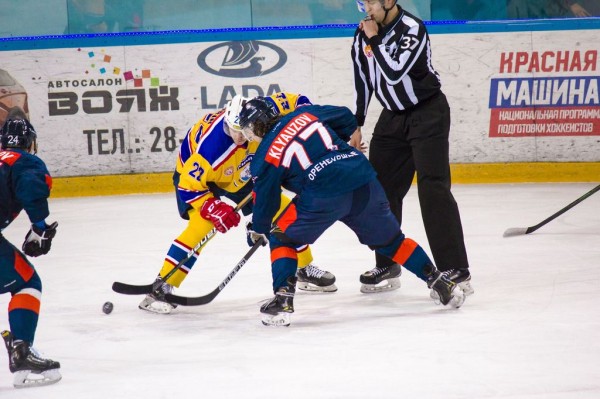 
&laquo;Нет какого-то фарта, везения &ndash; в наши ворота летит просто все&raquo;: ХК &laquo;Южный Урал&raquo; уступил &laquo;Химику&raquo; в овертайме &ndash; 4:5        