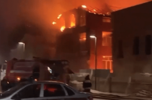 В Бузулуке горит книжный магазин на улице Ленина