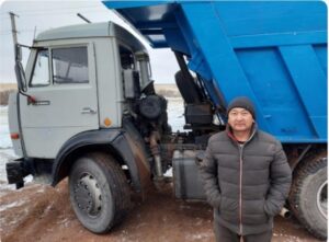 Фермеры Оренбуржья завезли для лошадей Пржевальского 4,5 тонны овса