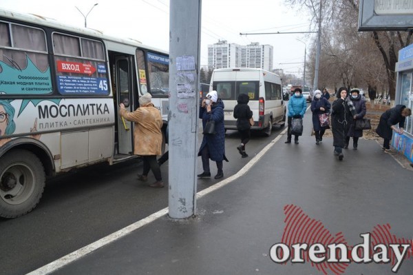 Новые остановки в Оренбурге вызывают вопросы у горожан