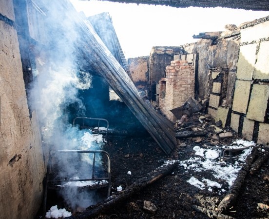 Многодетной семье погорельцев из Оренбургского района требуется помощь