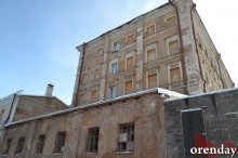 Переселение? Нет, не слышали. Жители &laquo;гагаринской летки&raquo; пока не пакуют чемоданы