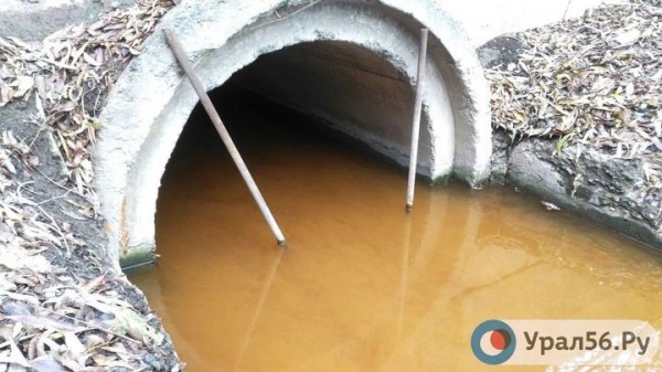 
Администрацию Орска суд обязал до 2023 года устранить слив сточных вод в реку Елшанку через ливневки        