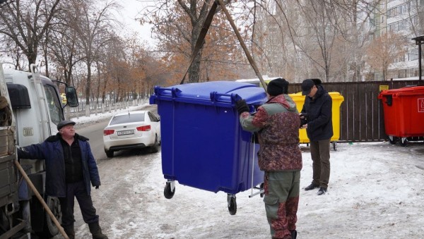 В Оренбурге устанавливают контейнеры для раздельного сбора мусора В Оренбурге устанавливают контейнеры для раздельного сбора мусора