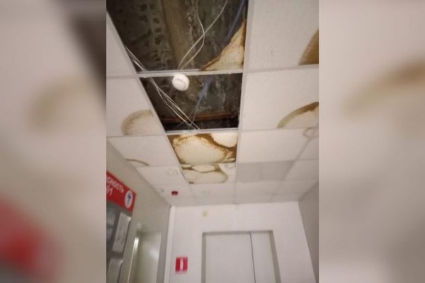 
В Оренбургском районе в детском отделении центральной больницы протекает крыша        