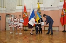 Для оренбургских детей, победивших в конкурсе &laquo;Подарок маме&raquo;, организовали праздник