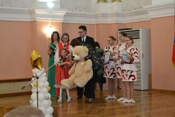 Для оренбургских детей, победивших в конкурсе &laquo;Подарок маме&raquo;, организовали праздник