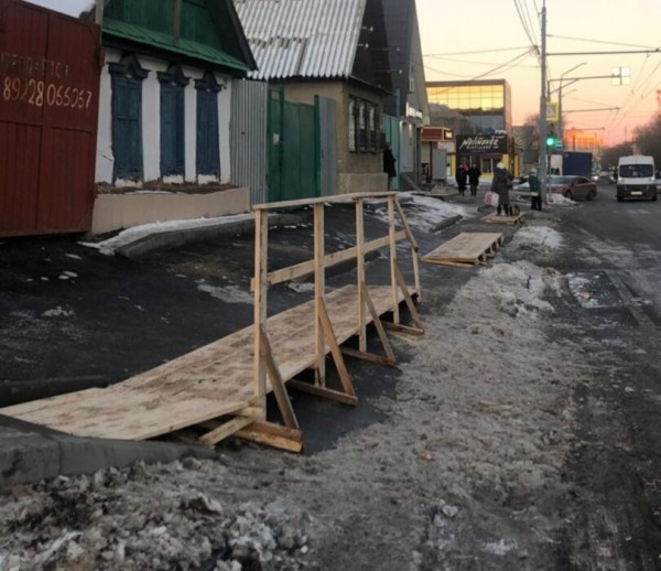 На самых известных тротуарах Оренбурга появились ограждения