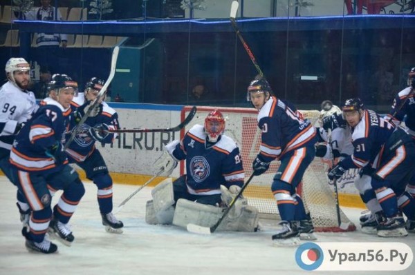 
Сегодня в Орске ХК &laquo;Южный Урал&raquo; сыграет с трехкратным обладателем кубка &laquo;Братины&raquo;        
