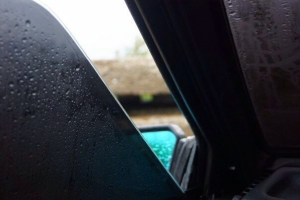 Российским водителям напомнили об опасности чрезмерной тонировки автомобиля