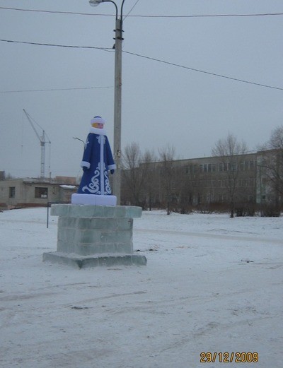 
Снегурочки-стриптизерши, &laquo;миграция&raquo; бомжей и новогодних елок: Каким был Орск в начале нового тысячелетия?        