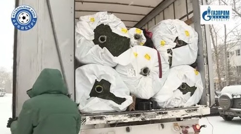 В Оренбург прибыла фура с травой из Нидерландов