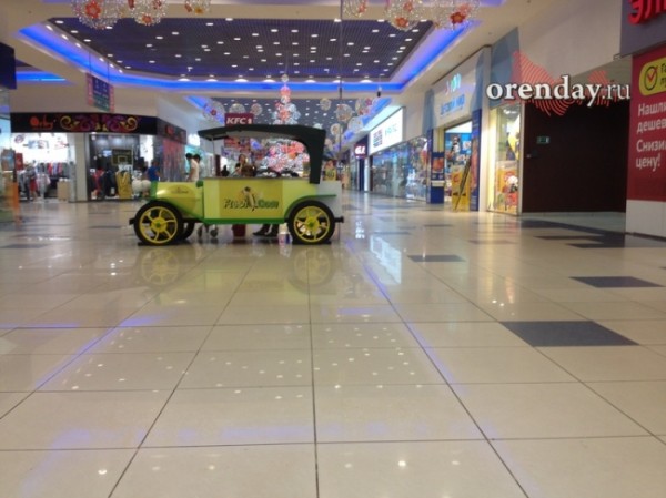 В Оренбуржье подросткам запретили ходить в ТРЦ и кинотеатры без родителей