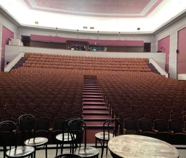 Оренбургские чиновники-актеры появятся на работе не раньше понедельника