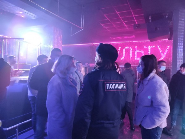 Оренбургские полицейские провели профилактический рейд в одном из развлекательных заведений города