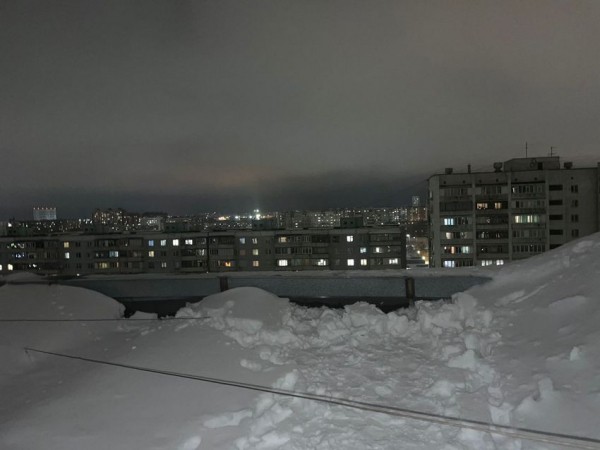 В Оренбурге возбуждено уголовное дело из-за падения льда на пенсионера (18+) В Оренбурге возбуждено уголовное дело из-за падения льда на пенсионера (18+)