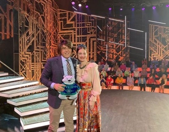 Солистка Оренбургской филармонии Анастасия Меденюк побывала "в гостях" у Андрея Малахова