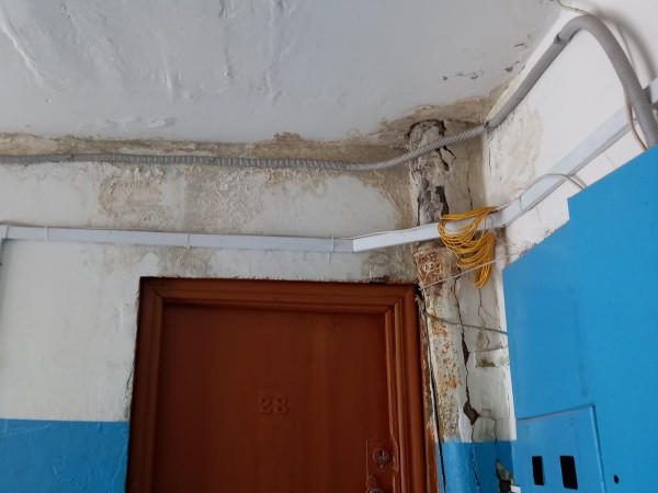 
Соцсети: в Тоцком 2 жители сразу нескольких многоквартирных домов сообщают о проблемах с текущими крышами, которые сохраняются годами        