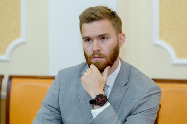 Игнат Петухов прокомментировал продажу «Уральской стали» Игнат Петухов прокомментировал продажу «Уральской стали»