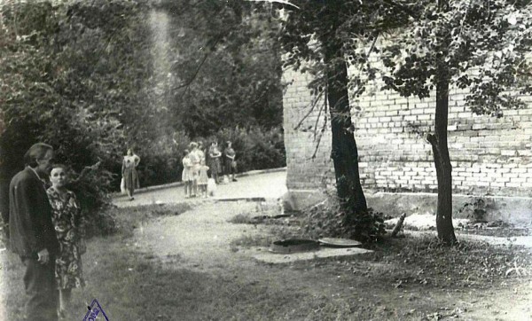 В Оренбурге полицейские более 30 лет не могли найти убийцу местного жителя, тело которого обнаружили в канализационном люке (18+)