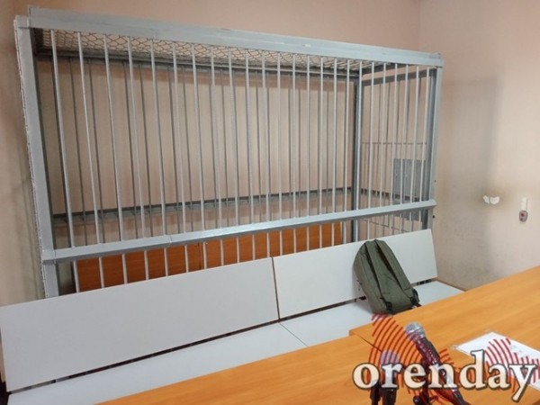 Внук, избивший собственную бабушку ногами, требуя денег, не смог смягчить приговор (18+)