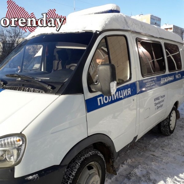 Оренбуржец средь бела дня сорвал две цепочки с шей женщин Оренбуржец средь бела дня сорвал две цепочки с шей женщин