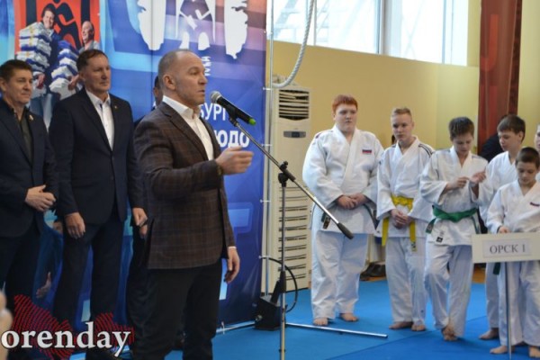 Центр дзюдо в Оренбурге отметил 10-летие большим турниром и тортом