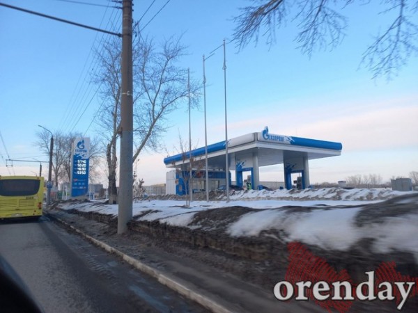 Жители Оренбурга так и не дождались снижения цен на бензин