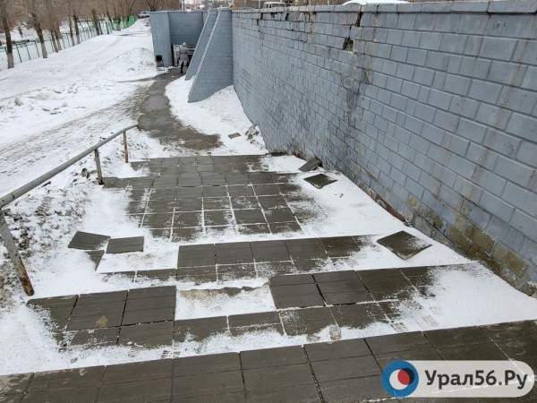 
Пять месяцев спустя: Урал56.Ру вновь прошелся в Оренбурге по отремонтированным осенью переходам        