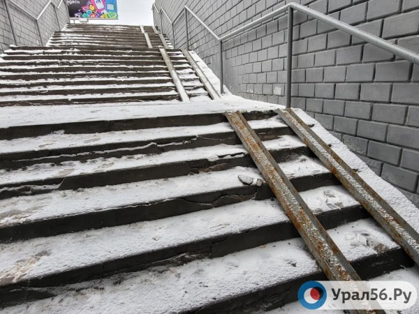 
Пять месяцев спустя: Урал56.Ру вновь прошелся в Оренбурге по отремонтированным осенью переходам        