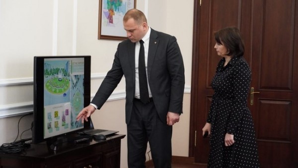 Сергей Салмин: Улицы Оренбурга должны быть оформлены яркими цветочными композициями