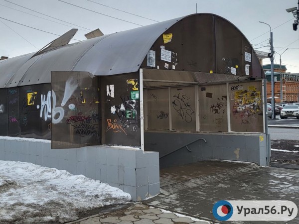 
Пять месяцев спустя: Урал56.Ру вновь прошелся в Оренбурге по отремонтированным осенью переходам        