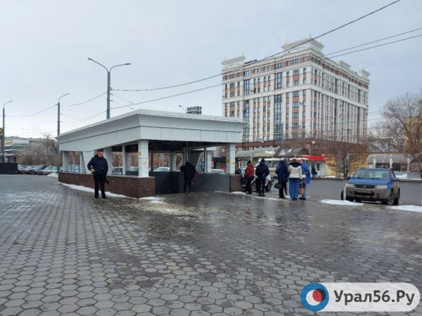 
Пять месяцев спустя: Урал56.Ру вновь прошелся в Оренбурге по отремонтированным осенью переходам        